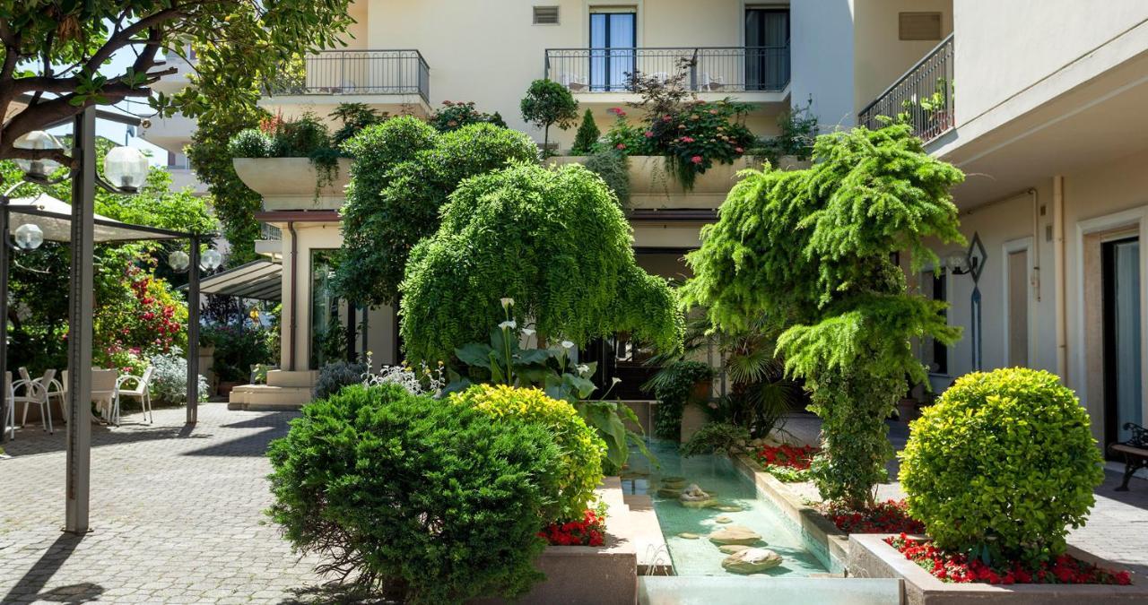 Hotel Stella Riccione Exteriör bild