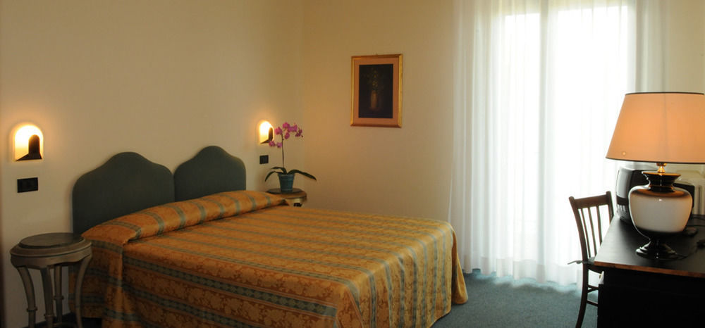 Hotel Stella Riccione Exteriör bild